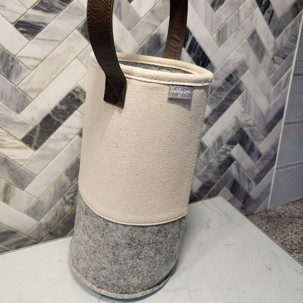 Thirty One Felt Wine &/or Gift Bag with Handle NWT Gray & White